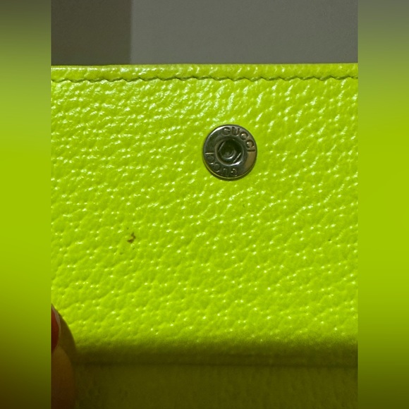 GUCCI Flora Zumi Compact Neon Yellow Leather Womens Bifold W/Dustbag and box - Picture 11 of 13
